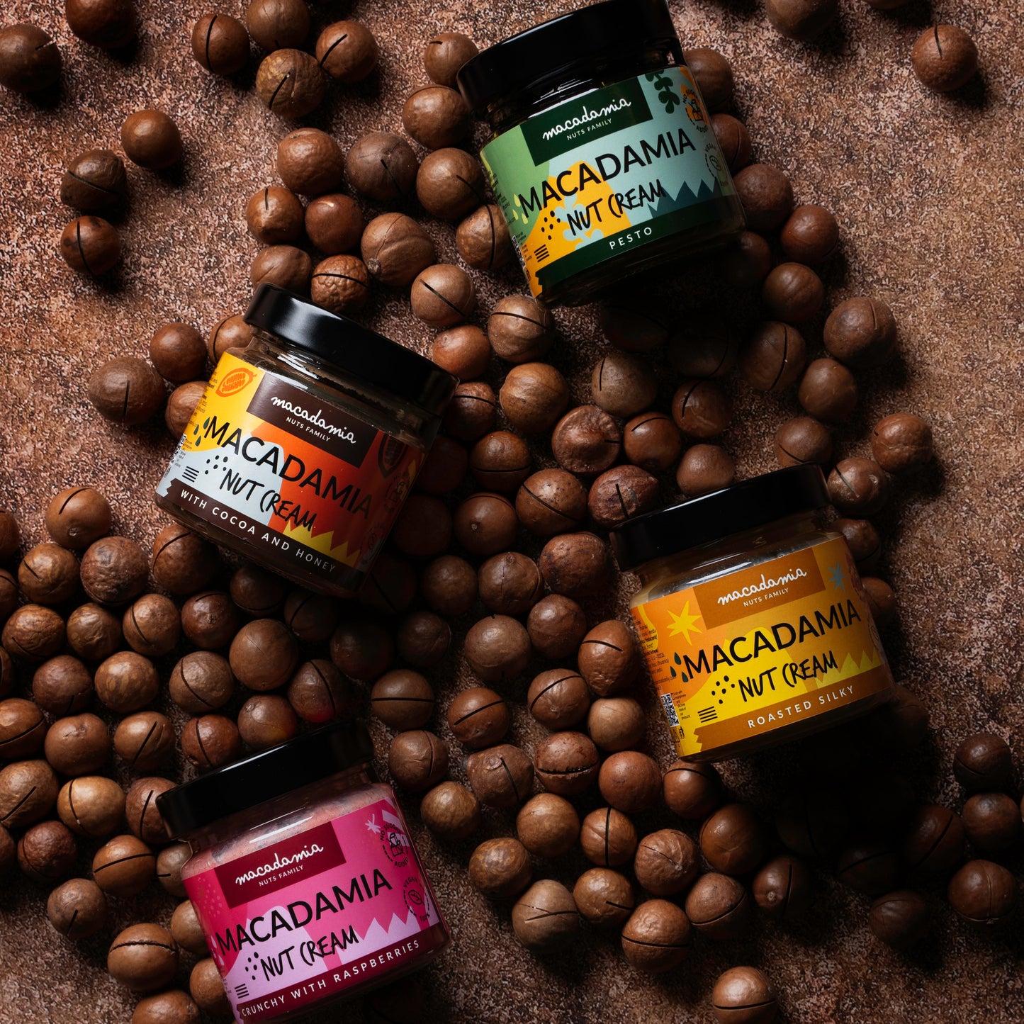 Makadamijų riešutų kremas su AVIETĖMIS